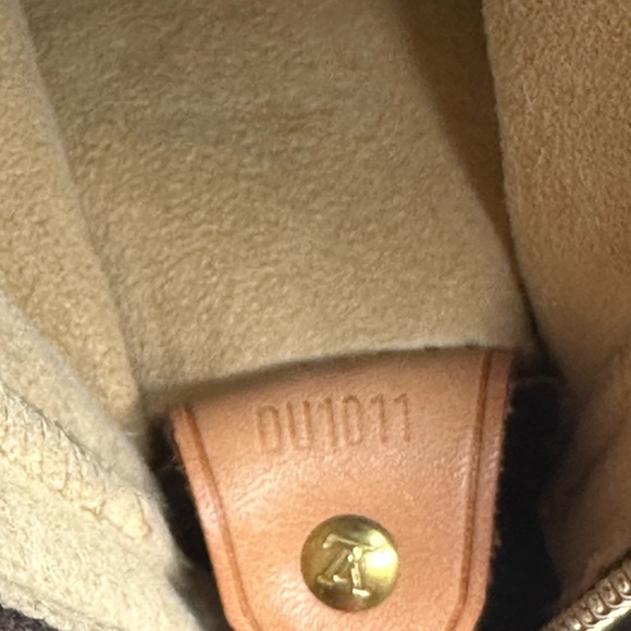 Louis Vuitton Looping GM Monogram - Picture 3 of 10